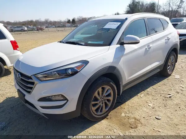 KM8J3CA26HU295599 2017 HYUNDAI TUCSON - Image 2