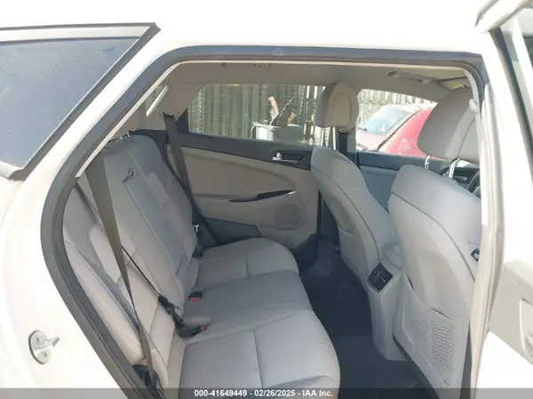KM8J3CA26HU295599 2017 HYUNDAI TUCSON - Image 8