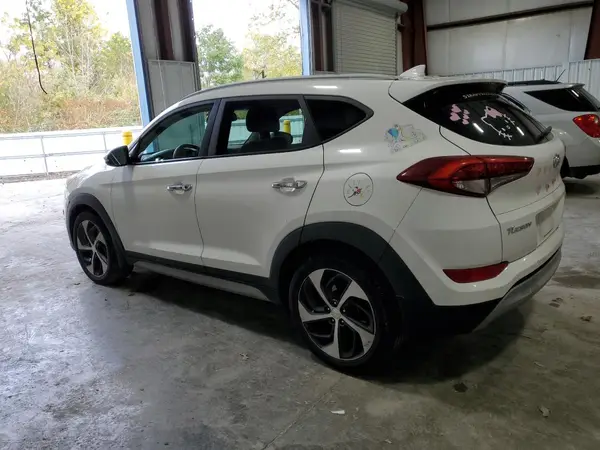 KM8J3CA26HU300381 2017 HYUNDAI TUCSON - Image 2