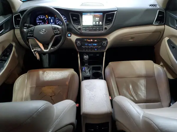 KM8J3CA26HU300381 2017 HYUNDAI TUCSON - Image 8