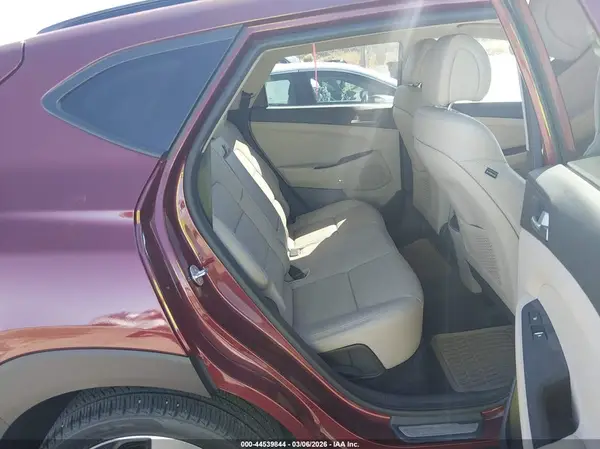 KM8J3CA26HU302616 2017 HYUNDAI TUCSON - Image 8