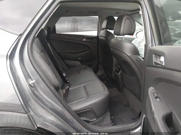 KM8J3CA26HU304995 2017 HYUNDAI TUCSON - Image 8