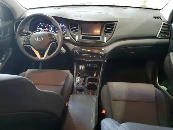 KM8J3CA26HU319447 2017 HYUNDAI TUCSON - Image 8