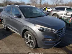 KM8J3CA26HU326897 2017 HYUNDAI TUCSON