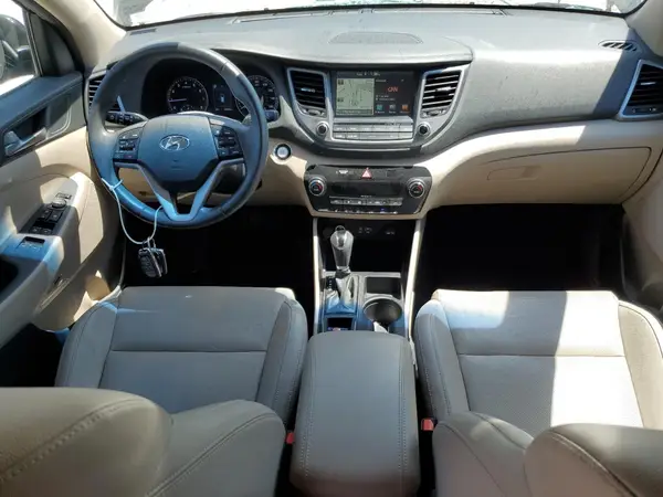 KM8J3CA26HU328388 2017 HYUNDAI TUCSON - Image 8