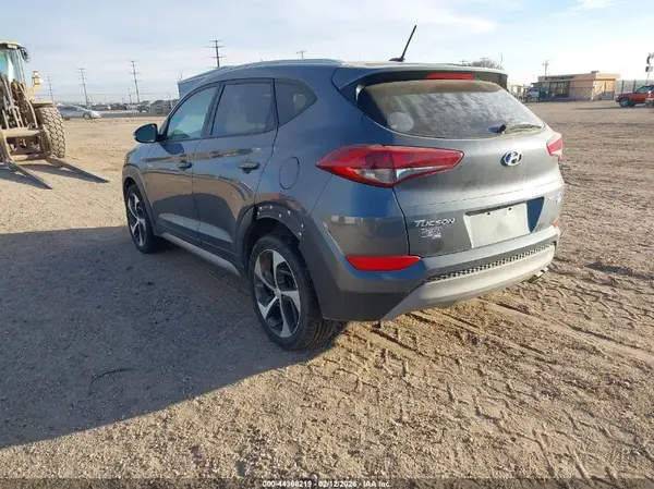 KM8J3CA26HU341884 2017 HYUNDAI TUCSON - Image 2