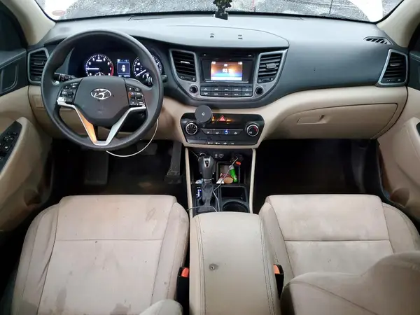 KM8J3CA26HU347796 2017 HYUNDAI TUCSON - Image 8