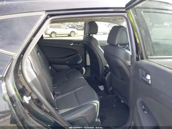 KM8J3CA26HU355784 2017 HYUNDAI TUCSON - Image 8