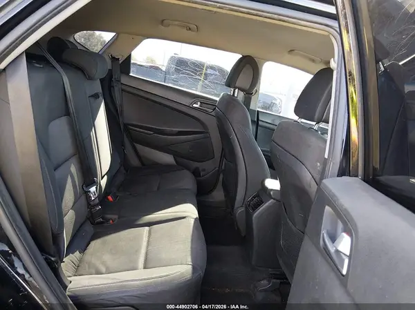 KM8J3CA26HU357633 2017 HYUNDAI TUCSON - Image 8