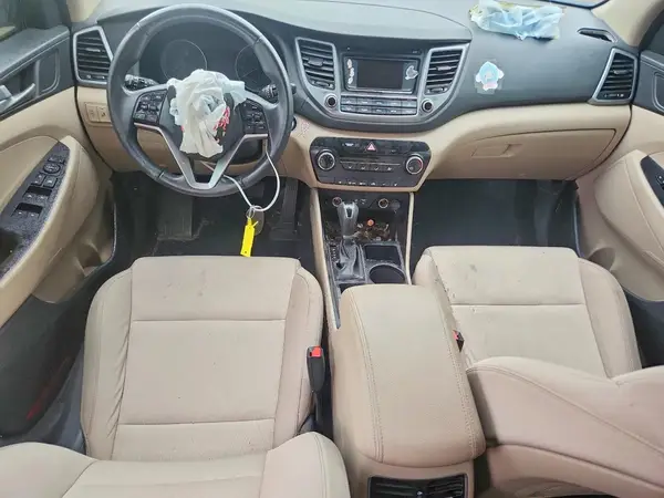 KM8J3CA26HU369510 2017 HYUNDAI TUCSON - Image 8
