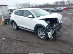 KM8J3CA26HU371869 2017 HYUNDAI TUCSON