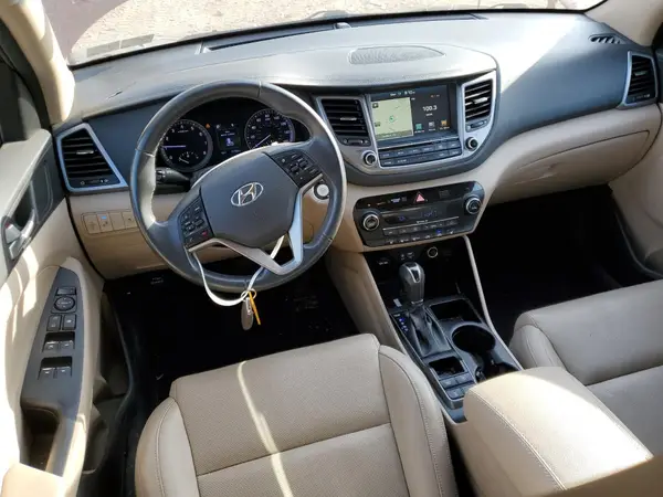 KM8J3CA26HU374948 2017 HYUNDAI TUCSON - Image 8