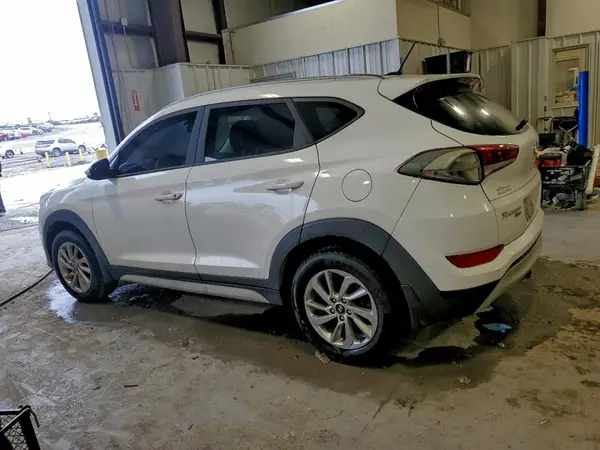 KM8J3CA26HU385450 2017 HYUNDAI TUCSON - Image 2