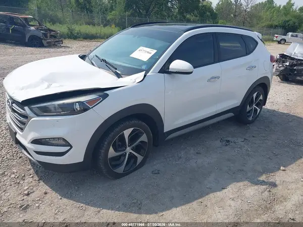 KM8J3CA26HU388560 2017 HYUNDAI TUCSON - Image 2