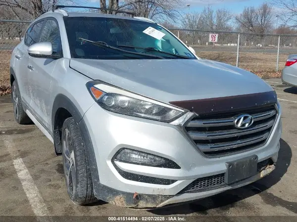 KM8J3CA26HU390650 2017 HYUNDAI TUCSON - Image 1