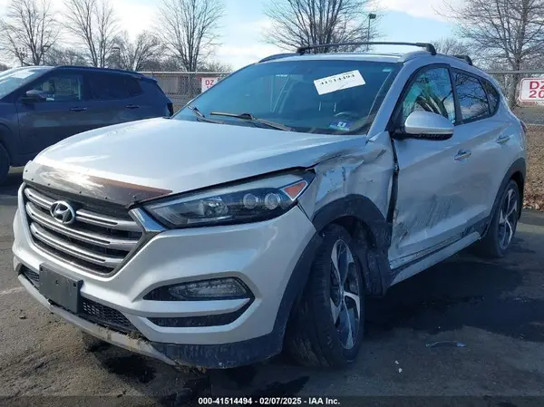 KM8J3CA26HU390650 2017 HYUNDAI TUCSON - Image 2