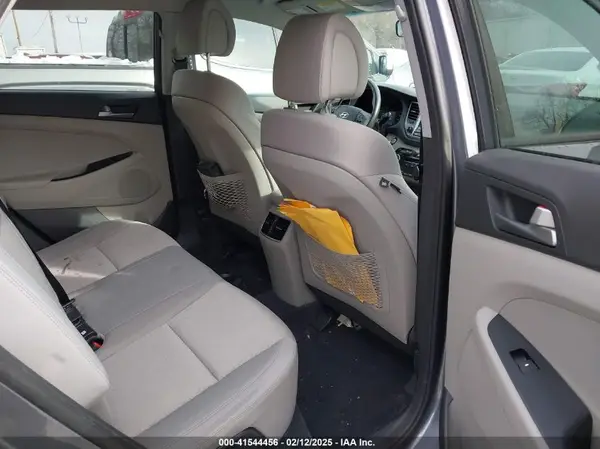 KM8J3CA26HU393354 2017 HYUNDAI TUCSON - Image 8