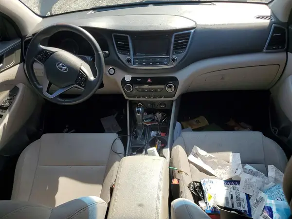 KM8J3CA26HU394116 2017 HYUNDAI TUCSON - Image 8