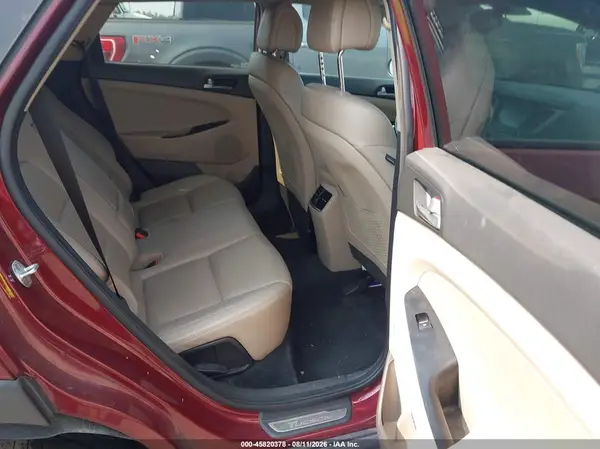 KM8J3CA26HU396626 2017 HYUNDAI TUCSON - Image 8