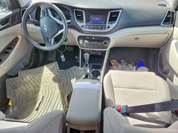 KM8J3CA26HU422819 2017 HYUNDAI TUCSON - Image 8