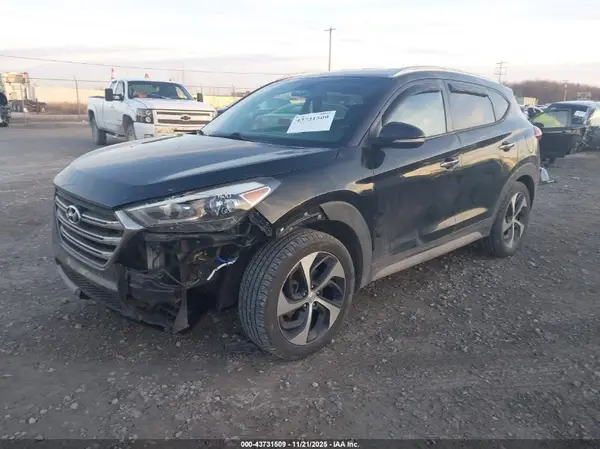 KM8J3CA26HU424151 2017 HYUNDAI TUCSON - Image 2