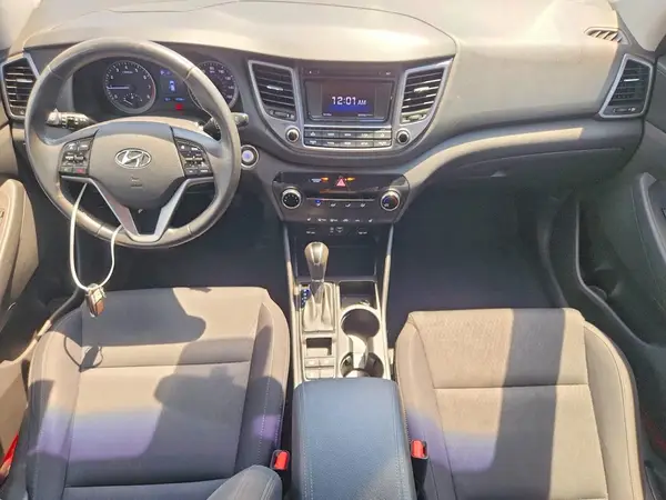 KM8J3CA26HU427423 2017 HYUNDAI TUCSON - Image 8
