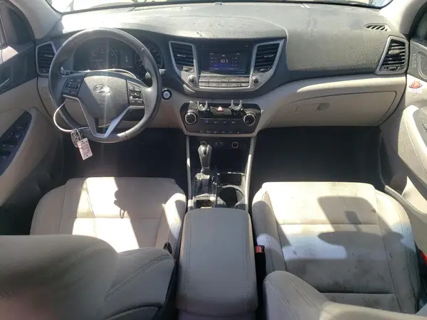 KM8J3CA26HU435800 2017 HYUNDAI TUCSON - Image 8