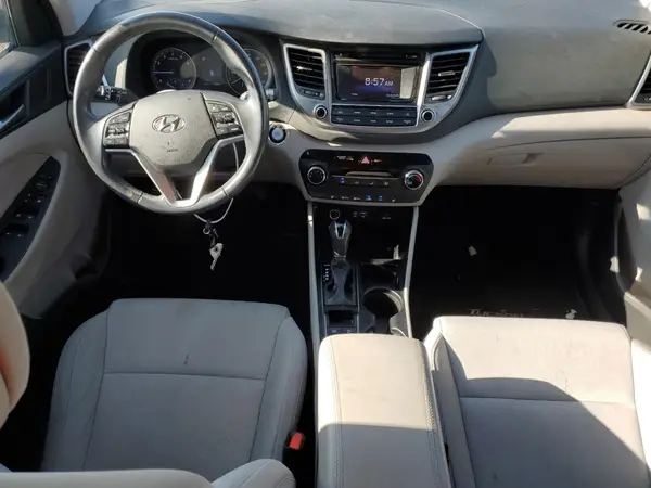 KM8J3CA26HU438907 2017 HYUNDAI TUCSON - Image 8