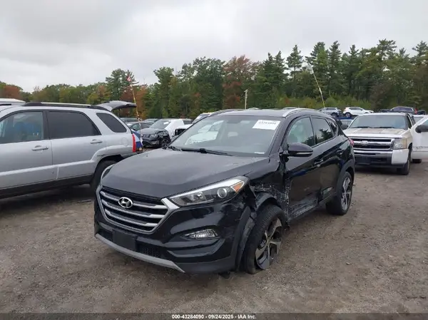 KM8J3CA26HU438969 2017 HYUNDAI TUCSON - Image 2