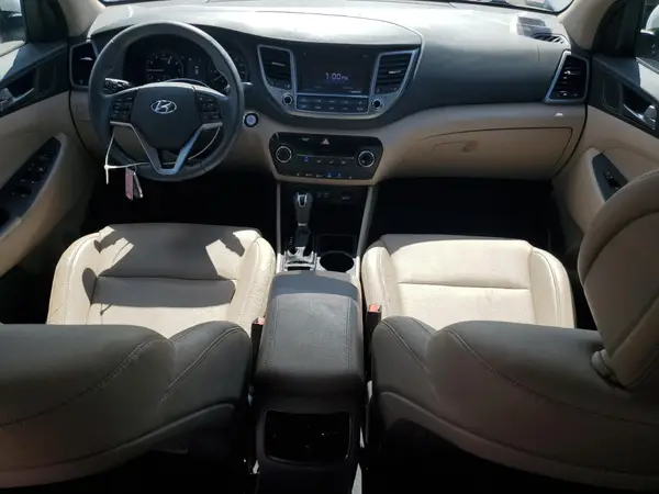 KM8J3CA26HU451348 2017 HYUNDAI TUCSON - Image 8