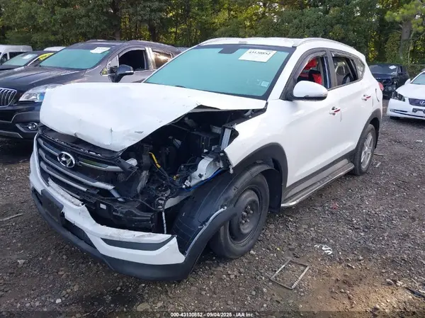 KM8J3CA26HU464780 2017 HYUNDAI TUCSON - Image 2