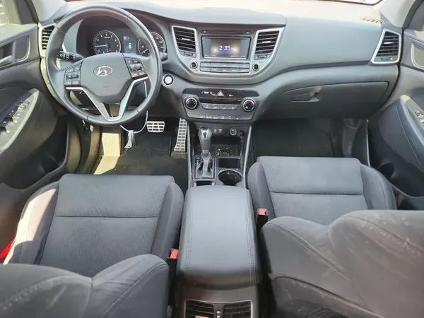 KM8J3CA26HU473768 2017 HYUNDAI TUCSON - Image 8