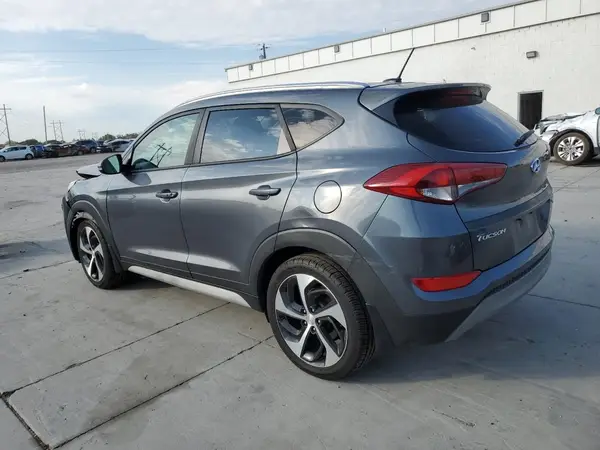 KM8J3CA26HU490912 2017 HYUNDAI TUCSON - Image 2