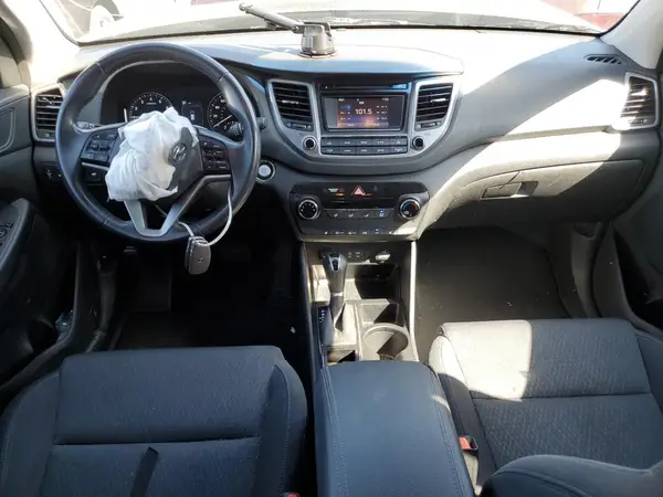 KM8J3CA26HU490912 2017 HYUNDAI TUCSON - Image 8