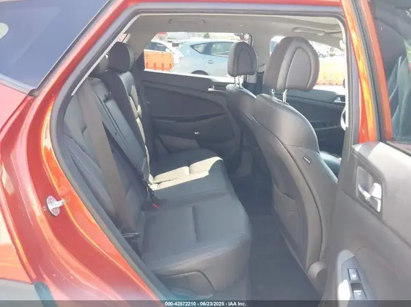 KM8J3CA26HU497522 2017 HYUNDAI TUCSON - Image 8