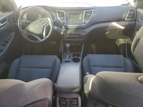 KM8J3CA26HU515789 2017 HYUNDAI TUCSON - Image 8