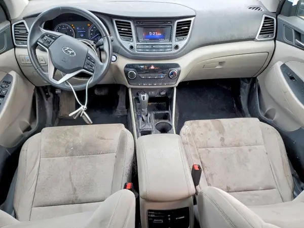 KM8J3CA26HU530857 2017 HYUNDAI TUCSON - Image 8