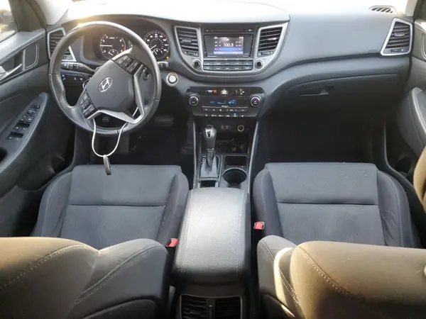 KM8J3CA26HU550610 2017 HYUNDAI TUCSON - Image 8