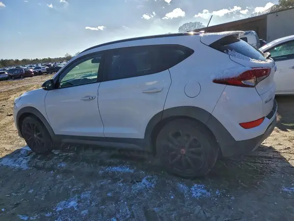 KM8J3CA26HU552356 2017 HYUNDAI TUCSON - Image 2