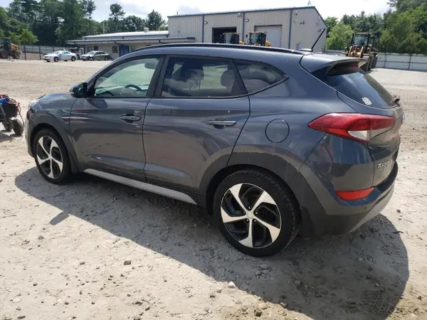 KM8J3CA26HU555872 2017 HYUNDAI TUCSON - Image 2