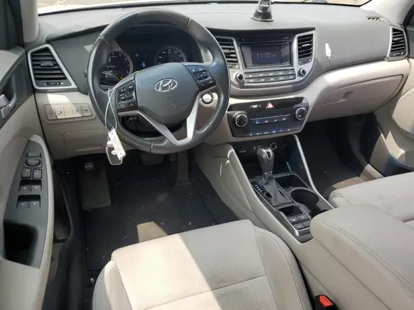 KM8J3CA26HU592484 2017 HYUNDAI TUCSON - Image 8