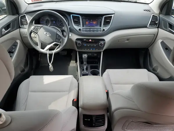KM8J3CA26HU593389 2017 HYUNDAI TUCSON - Image 8