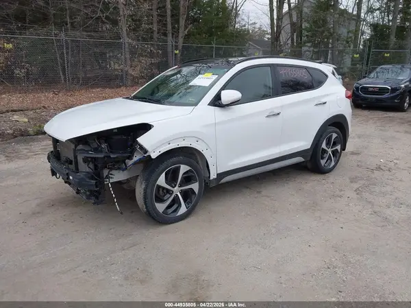 KM8J3CA26JU614344 2018 HYUNDAI TUCSON - Image 2