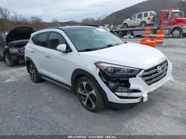 KM8J3CA26JU620192 2018 HYUNDAI TUCSON - Image 1
