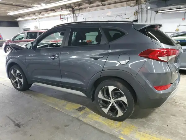 KM8J3CA26JU620967 2018 HYUNDAI TUCSON - Image 2