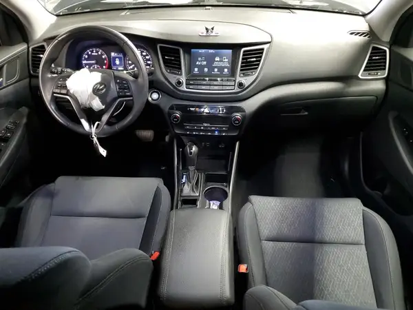 KM8J3CA26JU620967 2018 HYUNDAI TUCSON - Image 8