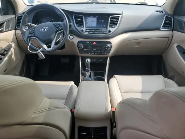 KM8J3CA26JU627093 2018 HYUNDAI TUCSON - Image 8