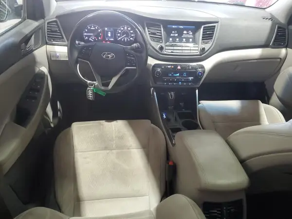 KM8J3CA26JU630625 2018 HYUNDAI TUCSON - Image 8