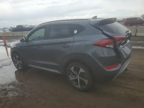 KM8J3CA26JU633279 2018 HYUNDAI TUCSON - Image 2