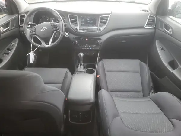 KM8J3CA26JU633279 2018 HYUNDAI TUCSON - Image 8